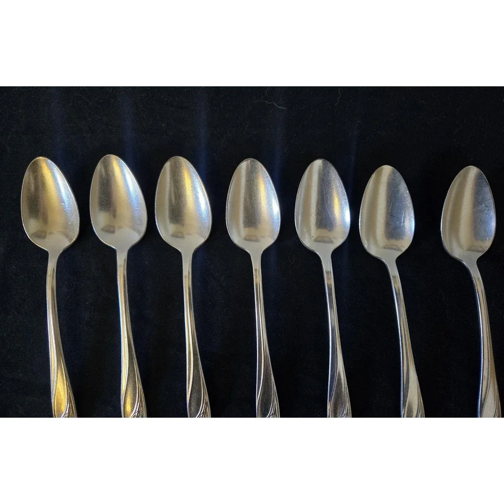 Vintage 1847 Rogers Bros IS Daffodil Set of 7 Teaspoons Flatware Silverware